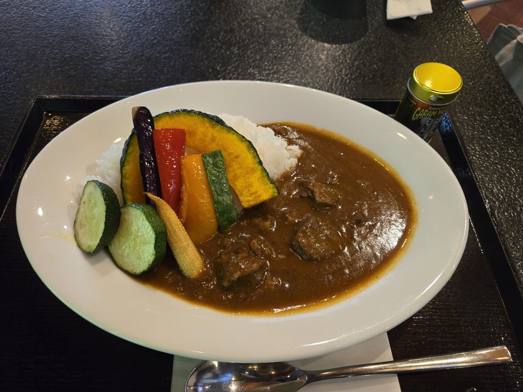 村民食堂咖哩牛肉